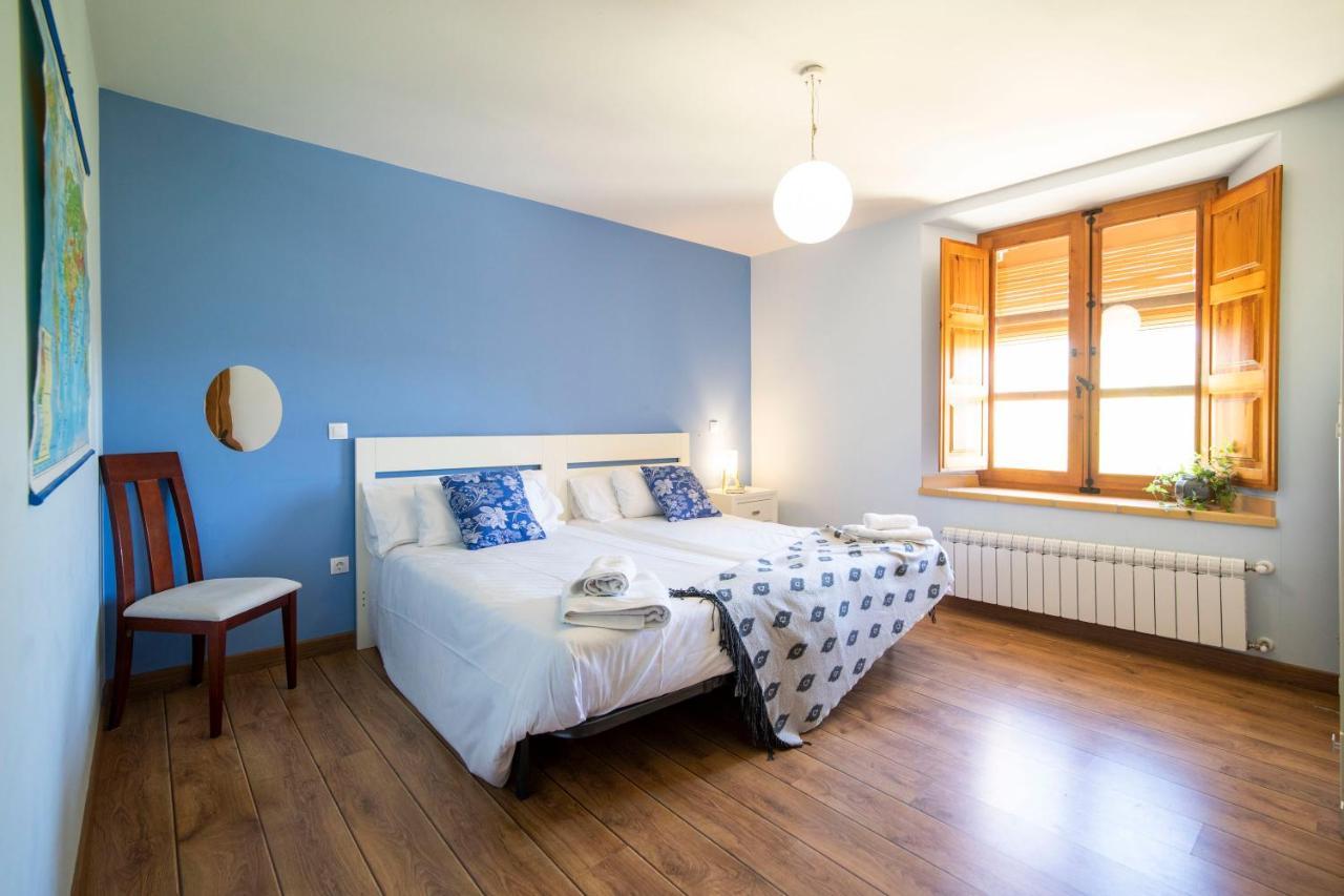 Apartamentos Ribera Del Duero Las Escuelas Vadocondes Luaran gambar