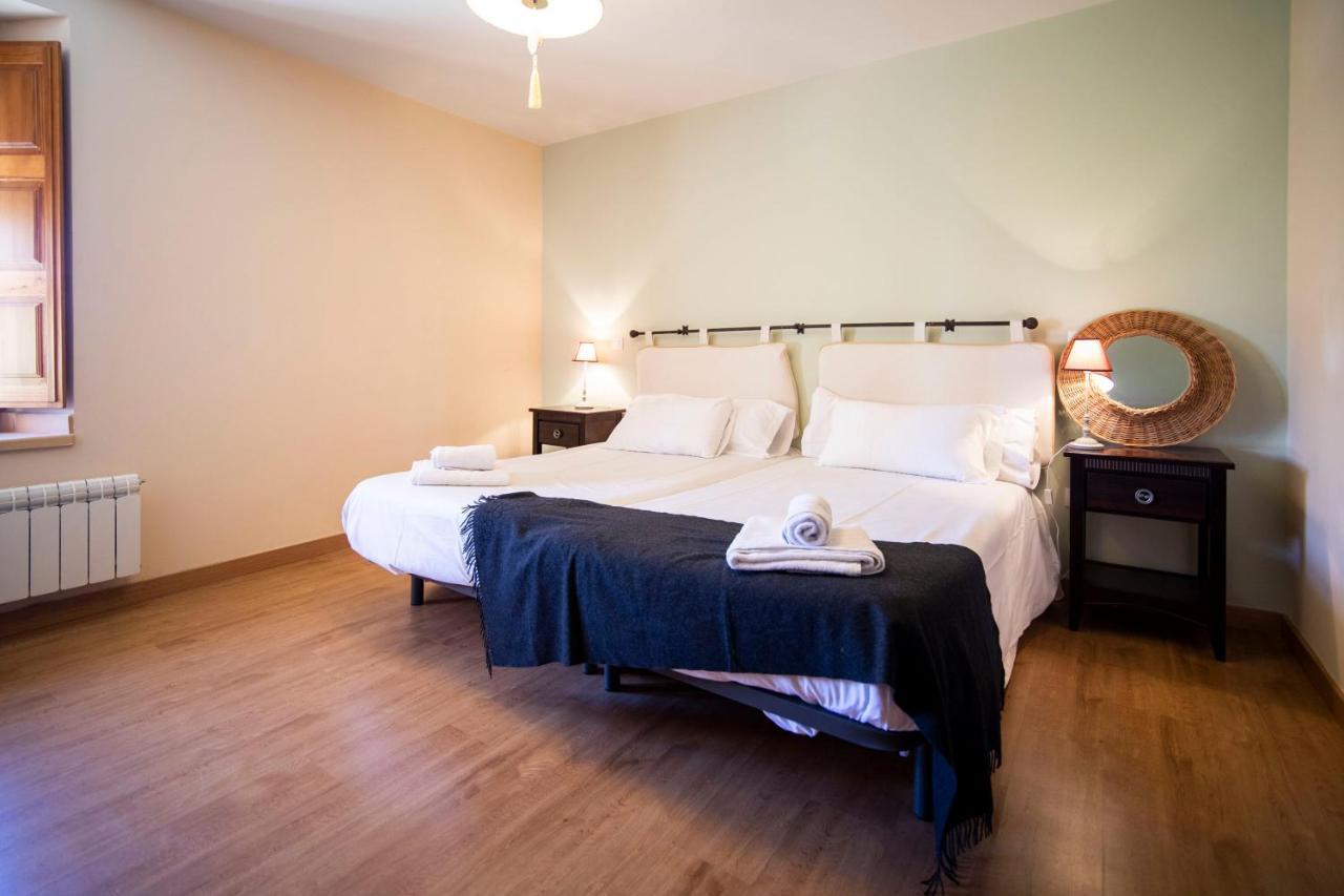 Apartamentos Ribera Del Duero Las Escuelas Vadocondes Luaran gambar