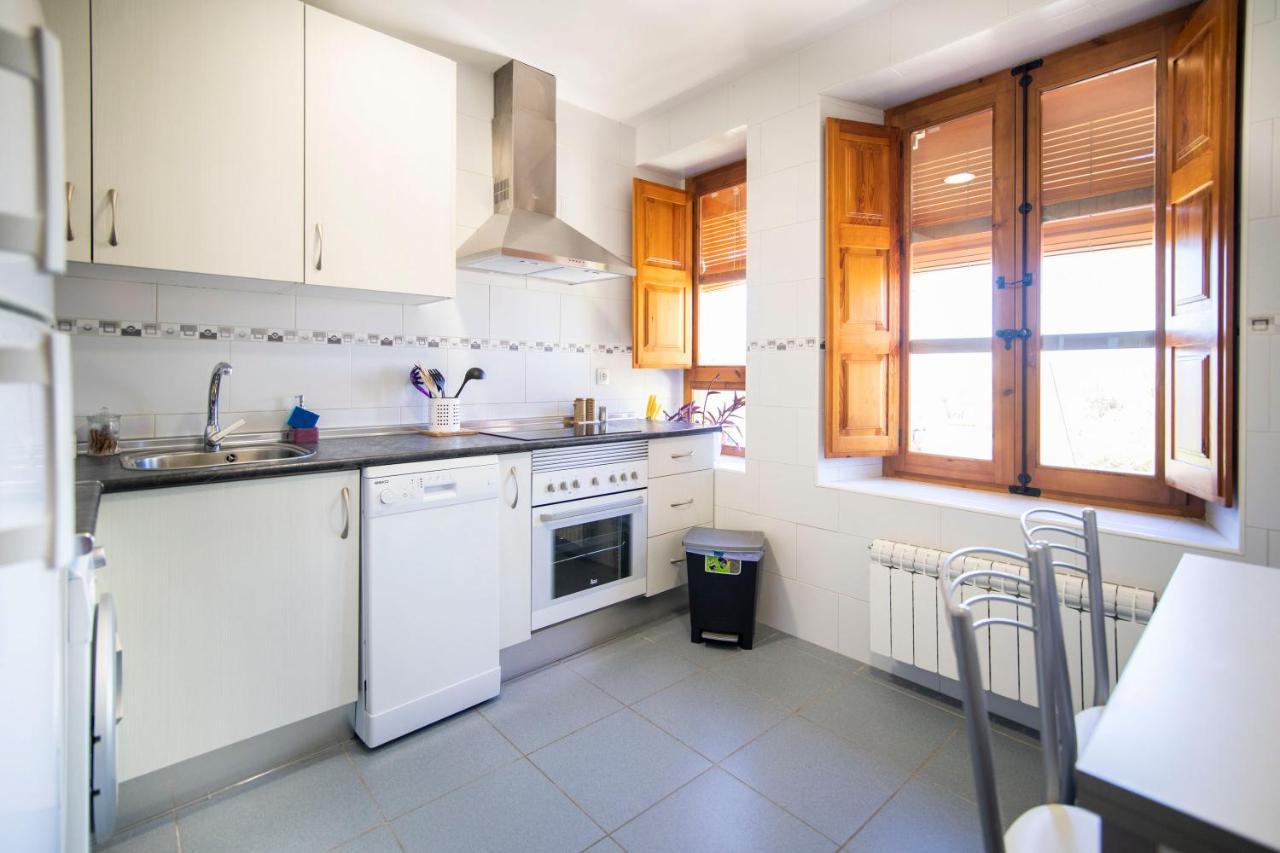 Apartamentos Ribera Del Duero Las Escuelas Vadocondes Luaran gambar