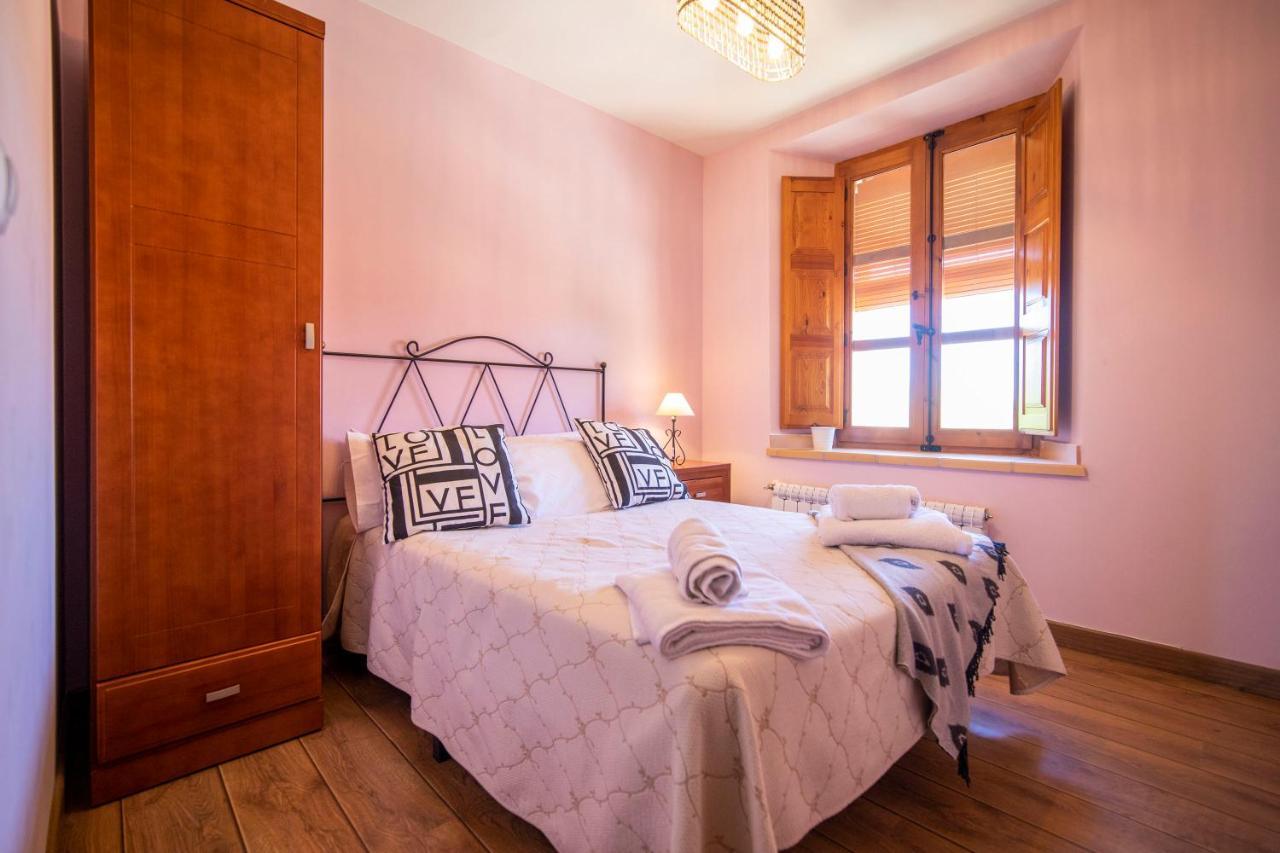 Apartamentos Ribera Del Duero Las Escuelas Vadocondes Luaran gambar
