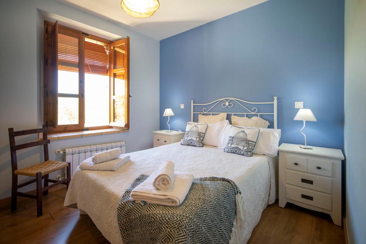 Apartamentos Ribera Del Duero Las Escuelas Vadocondes Luaran gambar