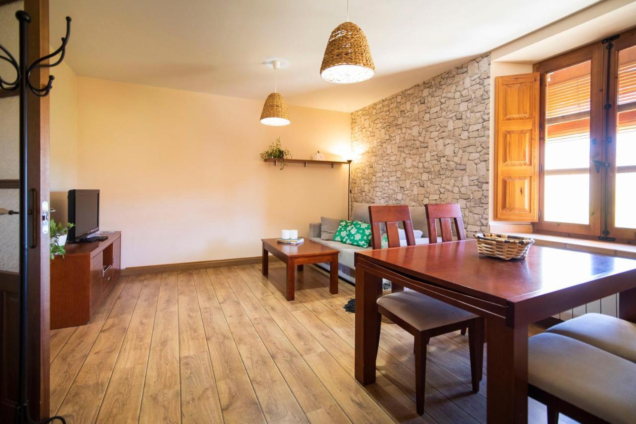 Apartamentos Ribera Del Duero Las Escuelas Vadocondes Luaran gambar