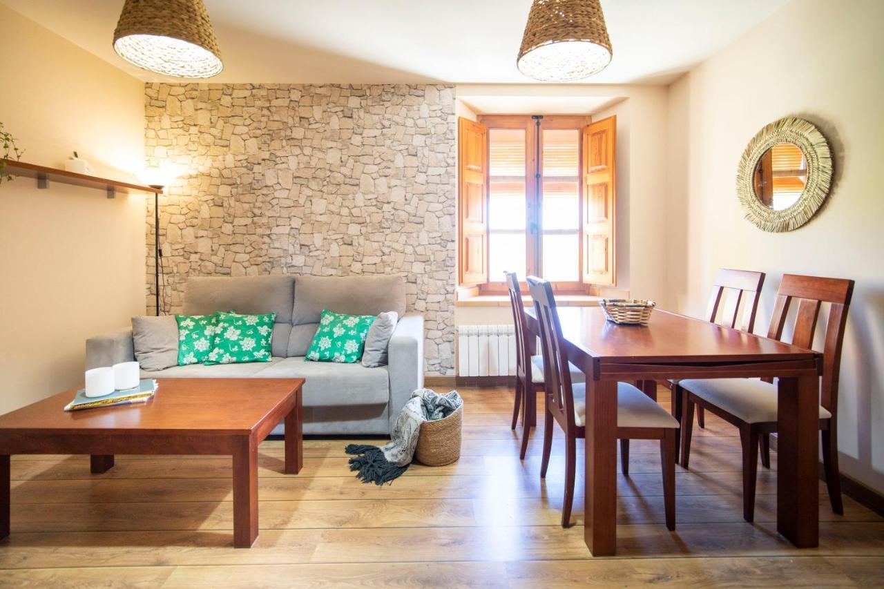 Apartamentos Ribera Del Duero Las Escuelas Vadocondes Luaran gambar
